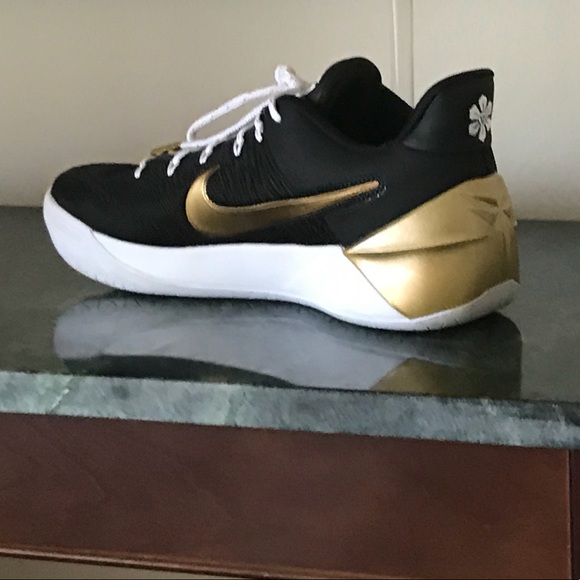 Nike Shoes - WOMEN’S NIKE ZOOM KOBE NIKEID SIZE 8.5